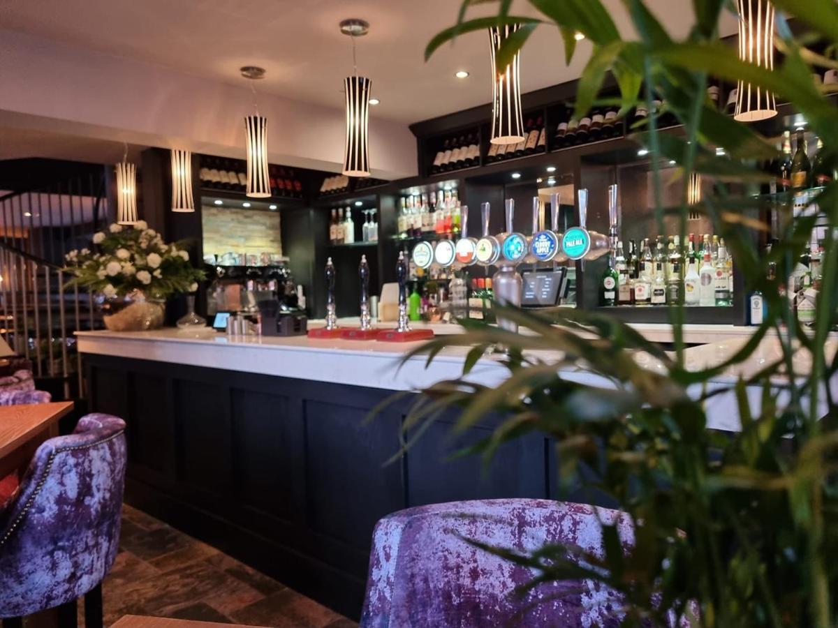 The Lion Hotel Brewood Dış mekan fotoğraf