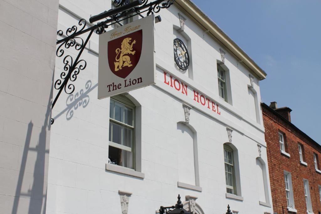 The Lion Hotel Brewood Dış mekan fotoğraf